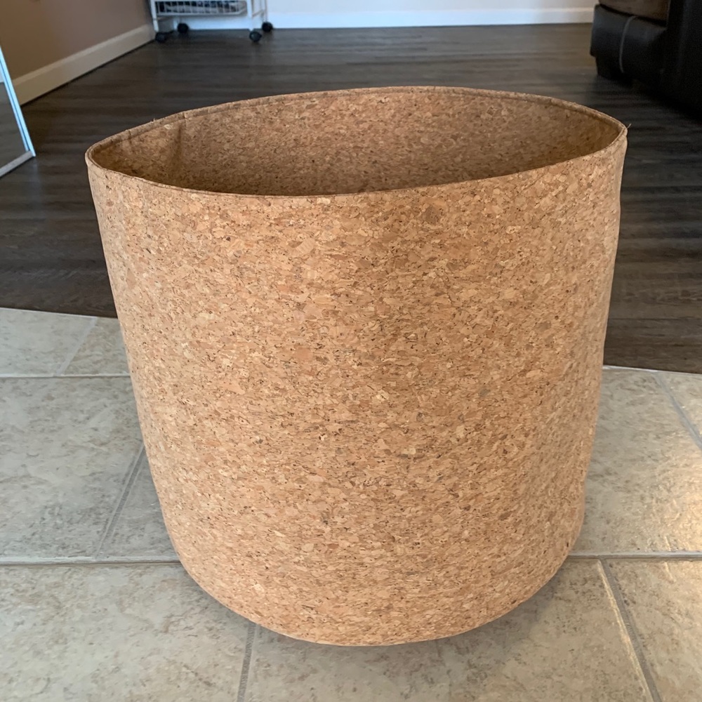 Cork tote / hamper